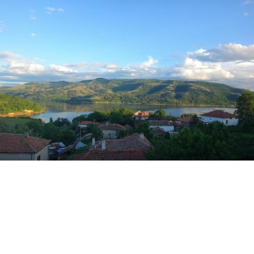 Mihaela Lake Retreat