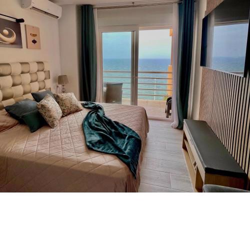 MILA estudio, 1ª línea, vista al mar, piscina