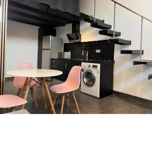 Mini duplex moderno bien ubicado.