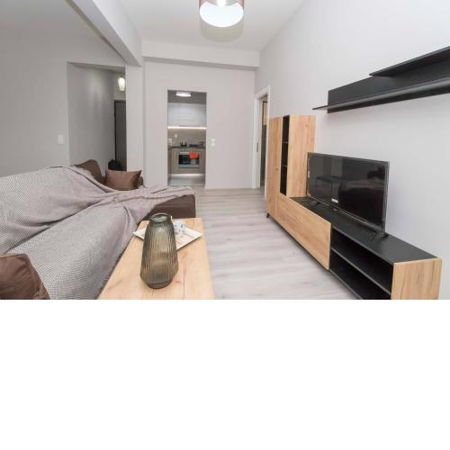 minimal spacious apartment in Kallithea