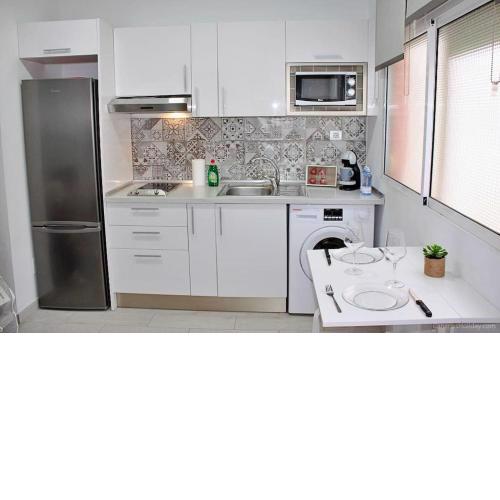 Minimalist & Exterior Studio Next to the Beach