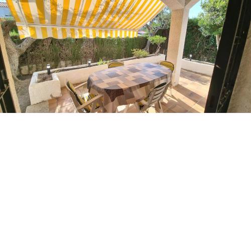 Miramar Serveis - Casa Neptu Terraza y Piscina