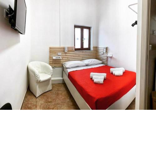 MIRIS home fast and comfortable with self check in 8 minutes walk near Naples airport