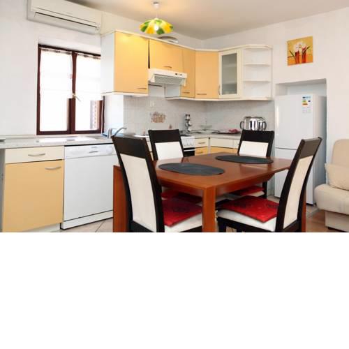 MJ Cape Izola Apartment