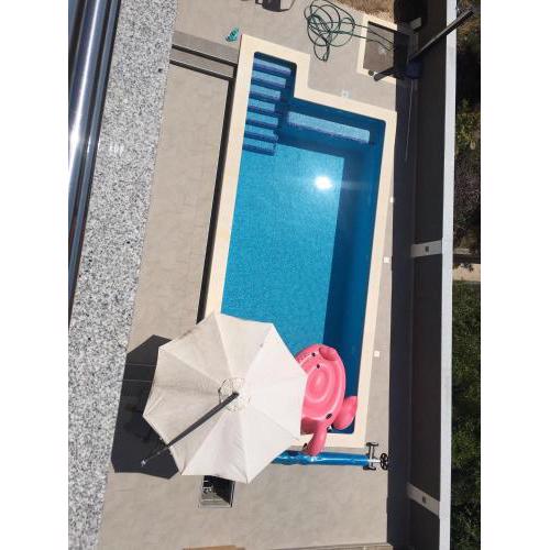 M&M Holiday House with a Pool