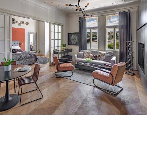 MN6 Luxury Suites