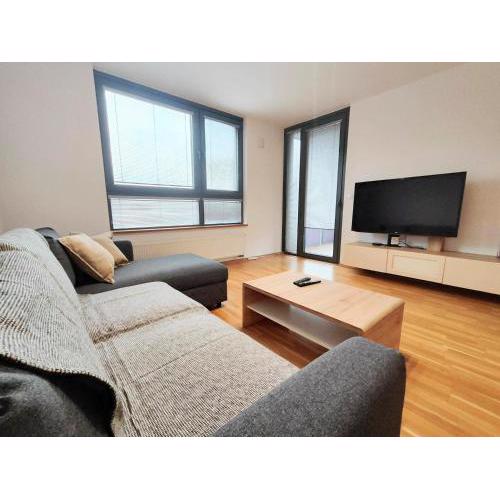 Modern - FREE parking - balcony with city VIEW - Air conditioning - close to Nivy mall