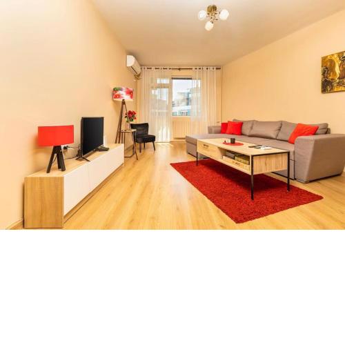Modern 1BR Apartment Top Center