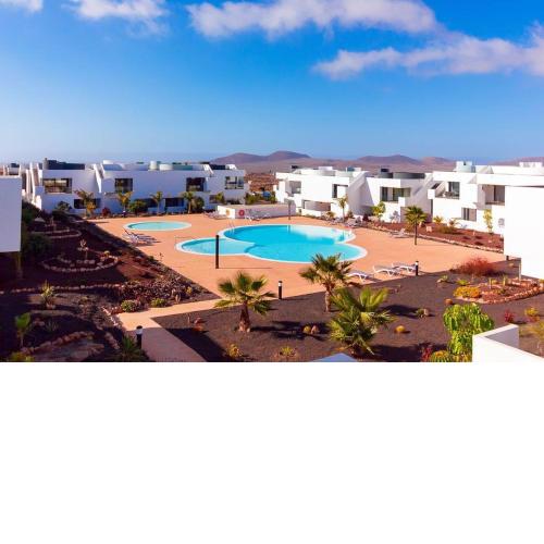 Modern 2-bdr apartment with a pool - Casa Lex