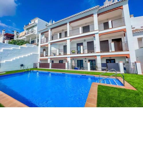 Modern 2 bed apartment with pool in Frigiliana