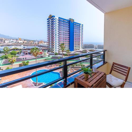 Modern 2-Bedroom Apartment with Stunning View