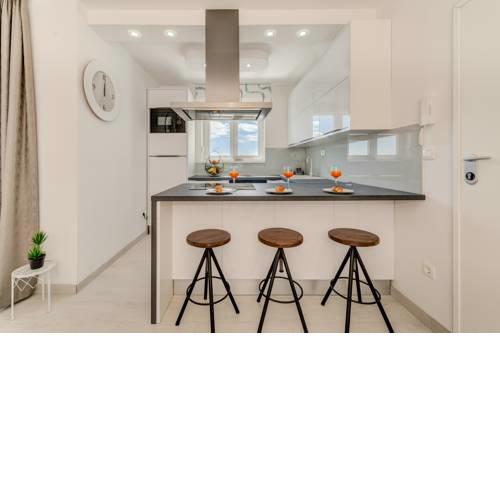 Modern 4* luxury apartment in center