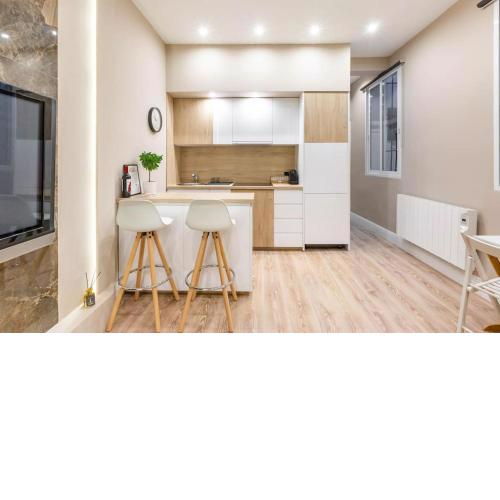 Modern and Cozy-1 Bedroom1 Bathroom- Anton Martin