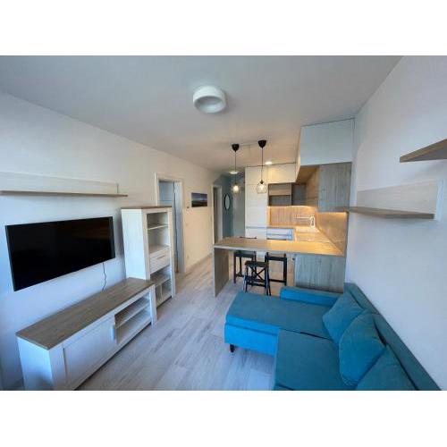 Modern and quiet apartment with air conditioning and free parking