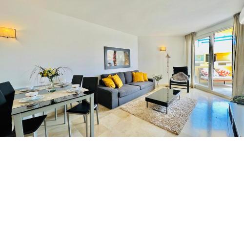 Modern and Spacious One Bedroom Apartment on the Paseo Marítimo of Marbella.