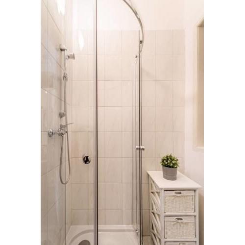 Modern and Stylish Apartment close to the Danube