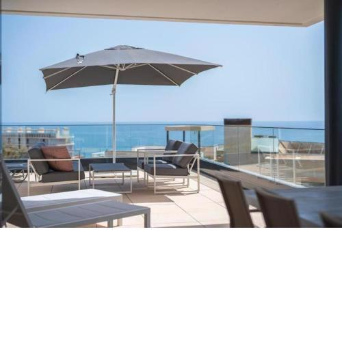 Modern apartment 300 m from Carvajal beach