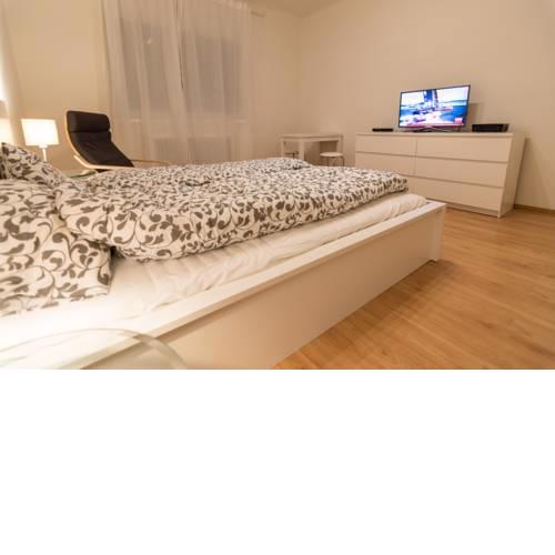 Modern Apartment at Rathaus