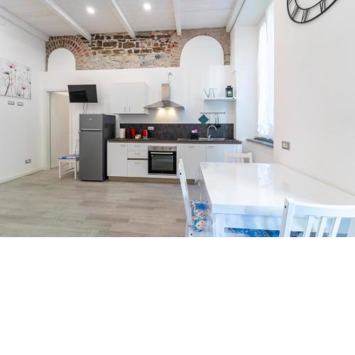 Modern Apartment at Via Carloni by Wonderful Italy