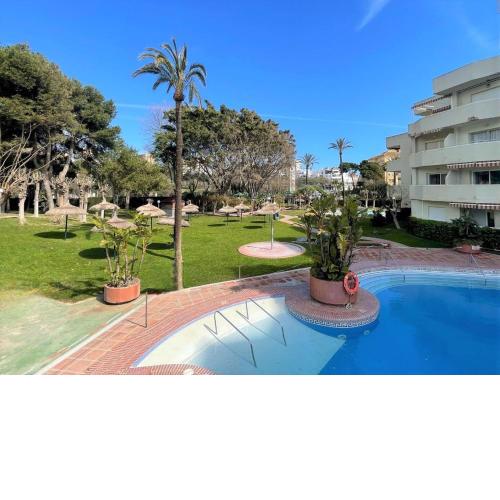 Modern apartment in Benalmádena with garden