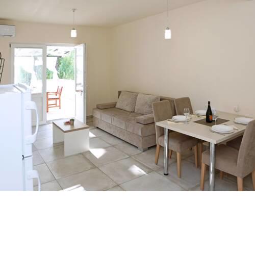 Modern Apartment in Ljubac with Garden