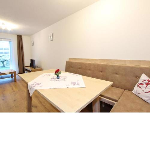 Modern apartment in Neukirchen am Großvenediger with Garden