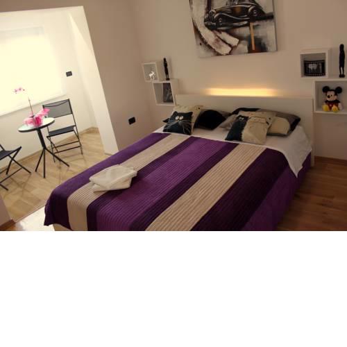 Modern apartment in quiet area