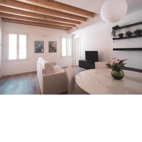 Modern Apartment Lungolago di Como