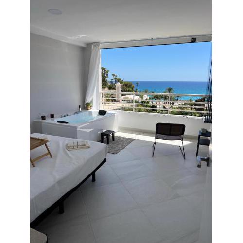 Modern apartment sea view with private jacuzzi