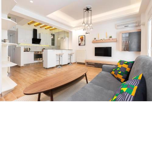 Modern Apartment, Short Walk to Acropolis Sites