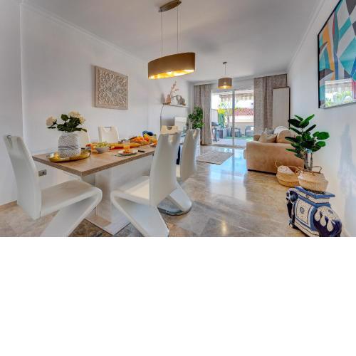 Modern apartment with large terrasse, bbq, fast wifi, 2 pools