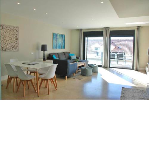 Modern apartment with view to Gibraltar + jacuzzi