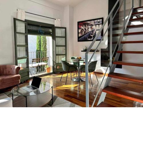 Modern apt in old town w cathedral views and AC
