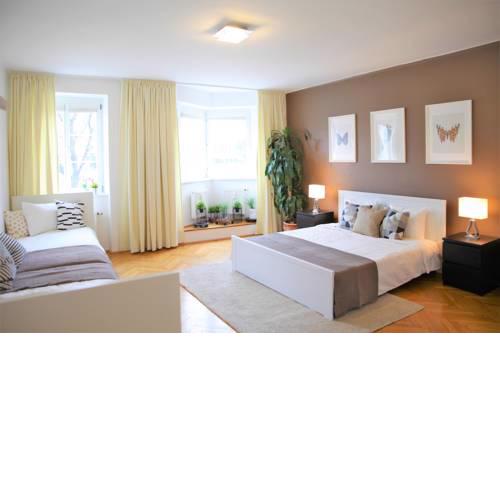 Modern apt in the most famous city postcard