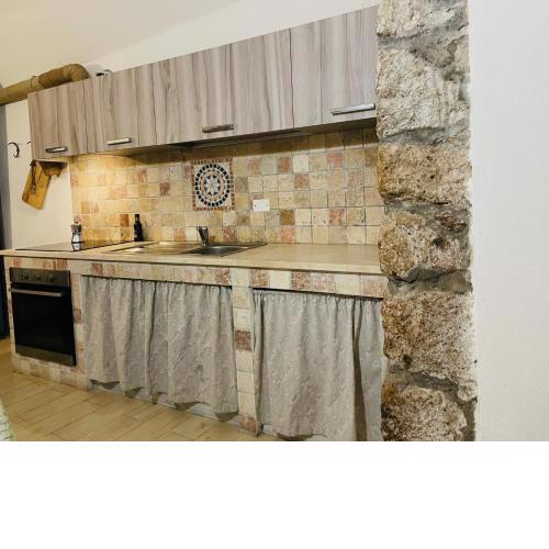 MODERN & AUTHENTIC maisonnette NEARBY CASTLE & PUBLIC PARKING & 5 min Historic Centre