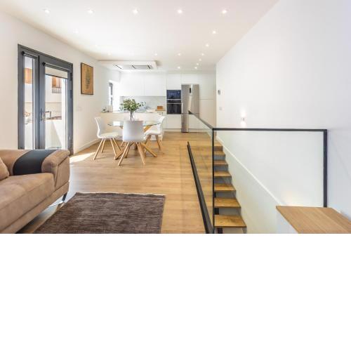 Modern Balcony House - Solarium Terrace - Parking