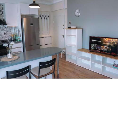 Modern bright apartment with 2 A/C in Kadıköy