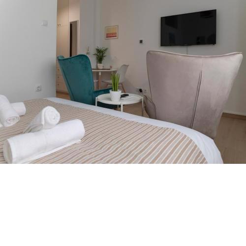 Modern Centrally Located Flat Near Railway Station