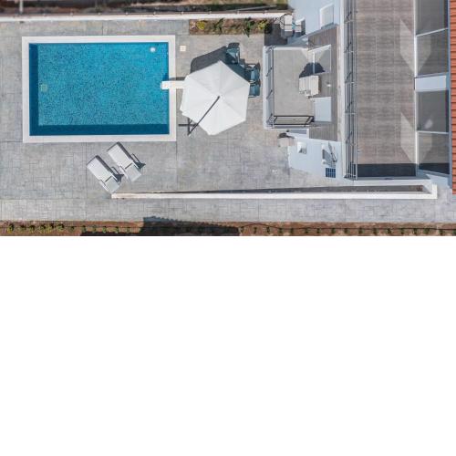 Modern, Cheerful & Dream Catching Villa in Corinth