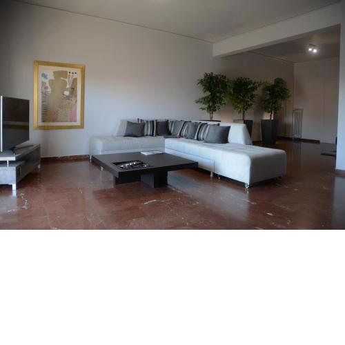 Modern & Classy Central Apartment
