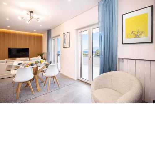 Modern Family Apt Sorrento sea view