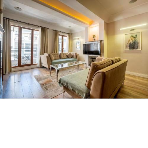 Modern Flat, 3BR, 1BA