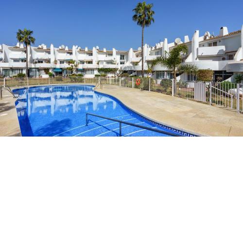 Modern flat with terrace and pool Ref 190