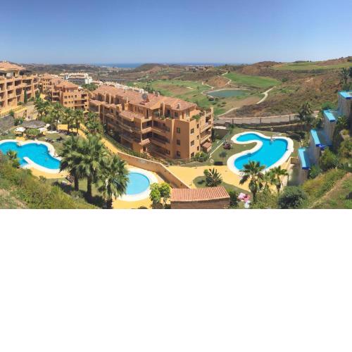 Modern Ground Floor Calanova Golf Apartment