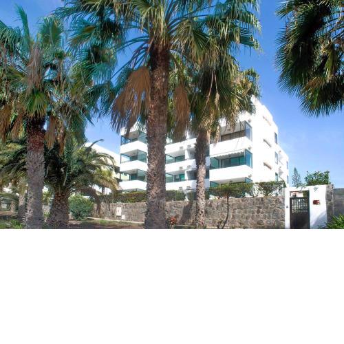 Modern holiday flat with side sea view in San Augustín