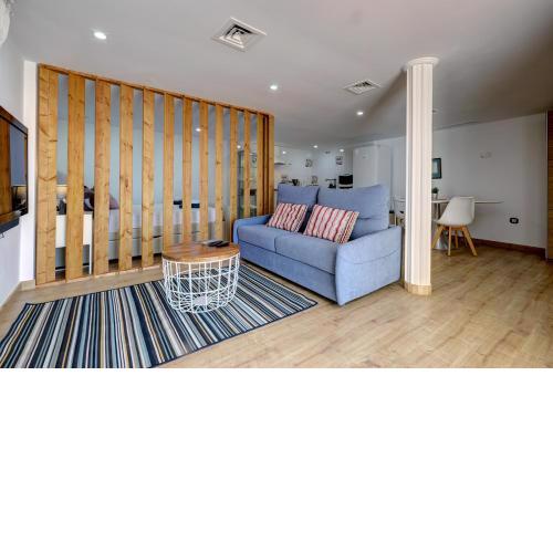 Modern independent studio apt in luxury villa
