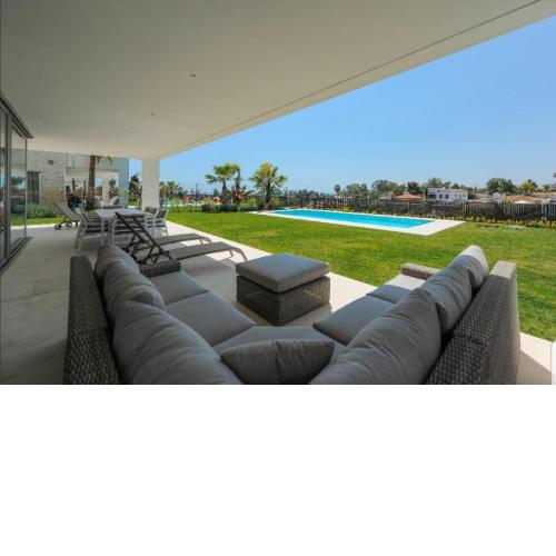 Modern Luxury private pool sea view