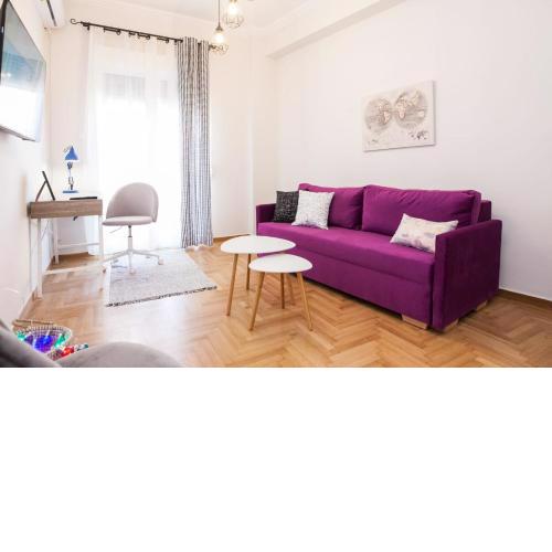 Modern New Apt next To Metaxourgeio