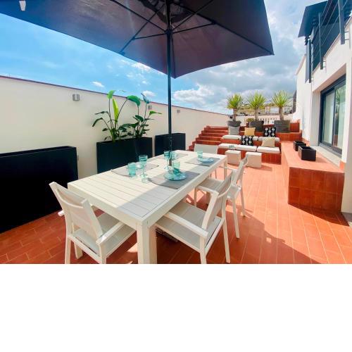 Modern Penthouse with VIEWS Near Paseo De Gracia by MyRentalHost