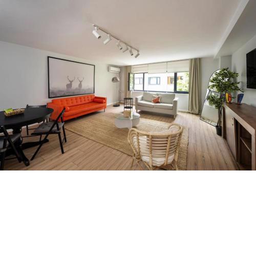 Modern Prime Location 2bd1bath Cozy Home! #213